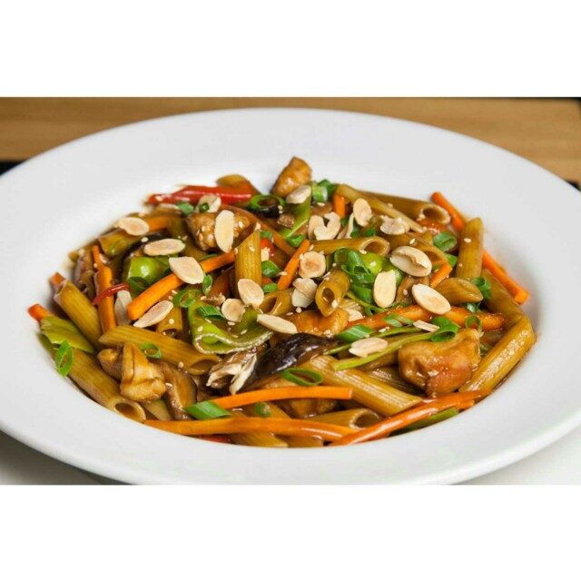 Penne Oriental Frango*